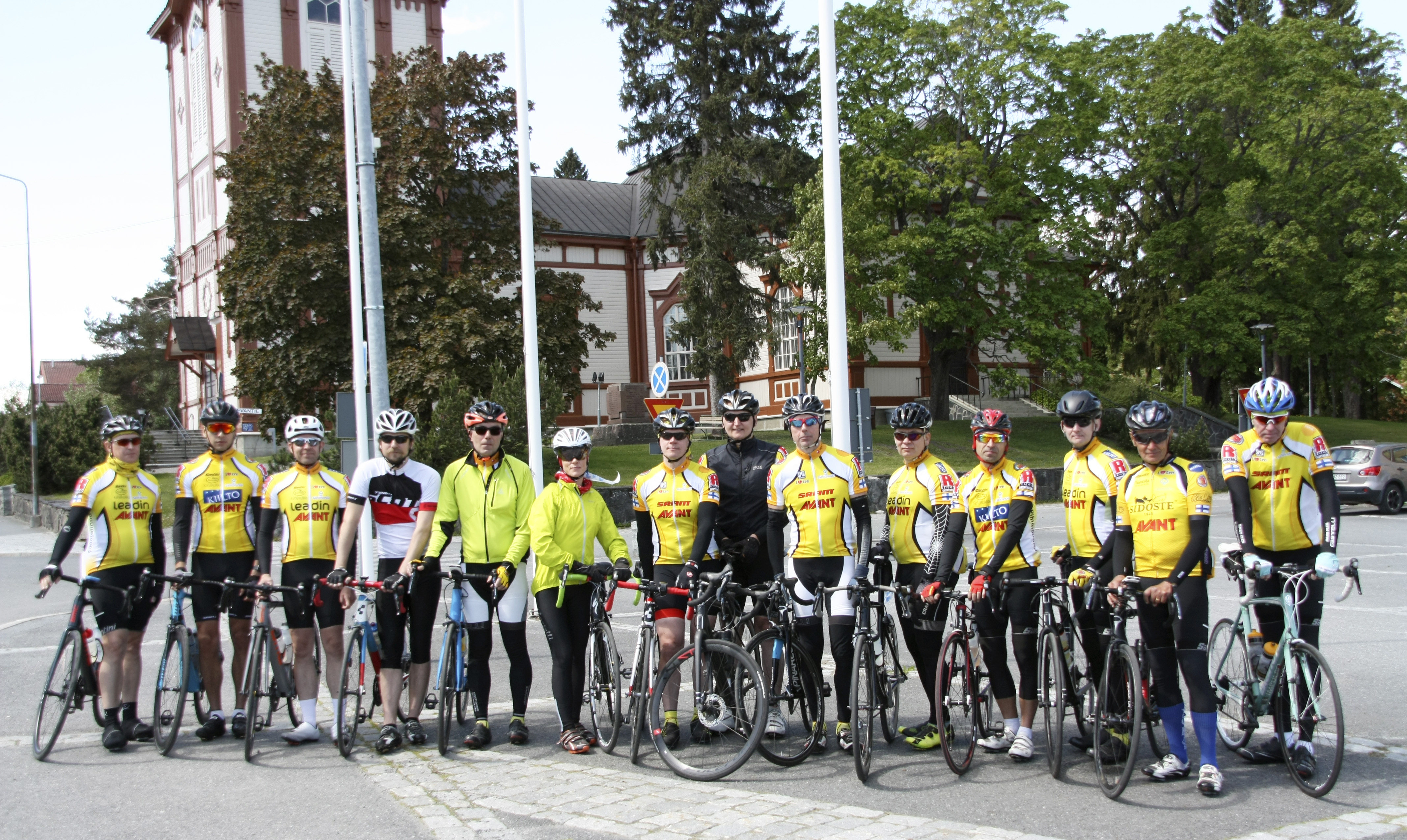 Kaupin Kanuunoista Tampereelta osallistui seitsemän kirkon pyörälenkille 14 pyöräilijää tänän vuonna.