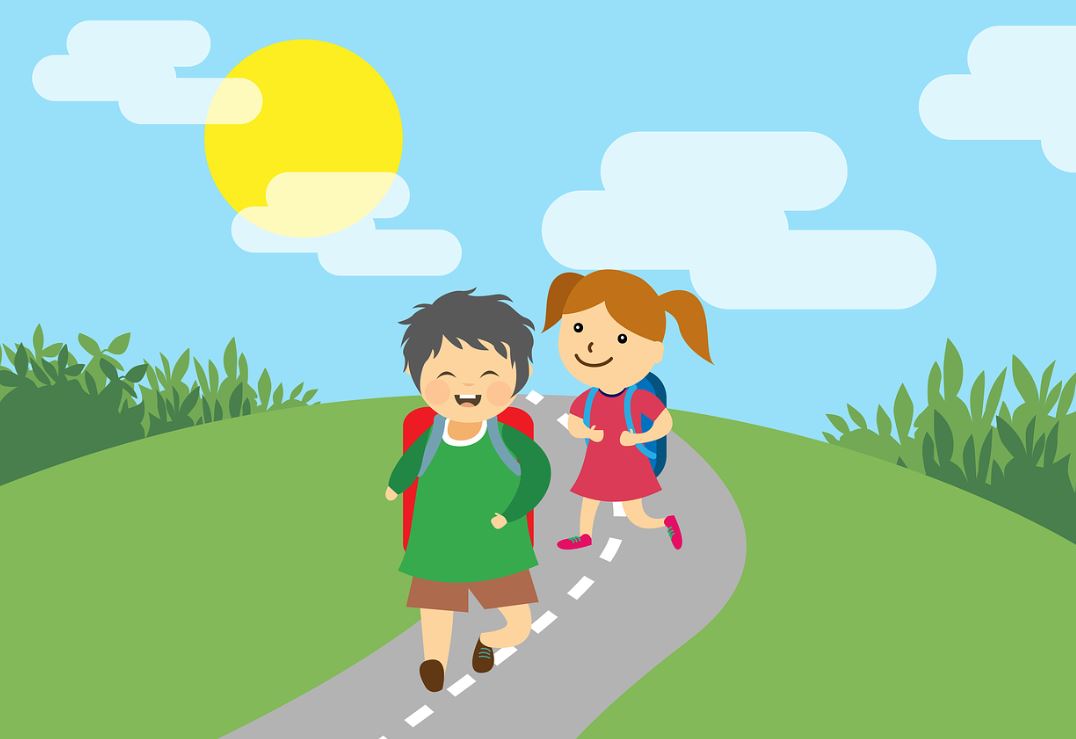 Piirroskuva, jossa kaksi koululaista, tyttö ja poika kävelemässä tiellä reput selässä.