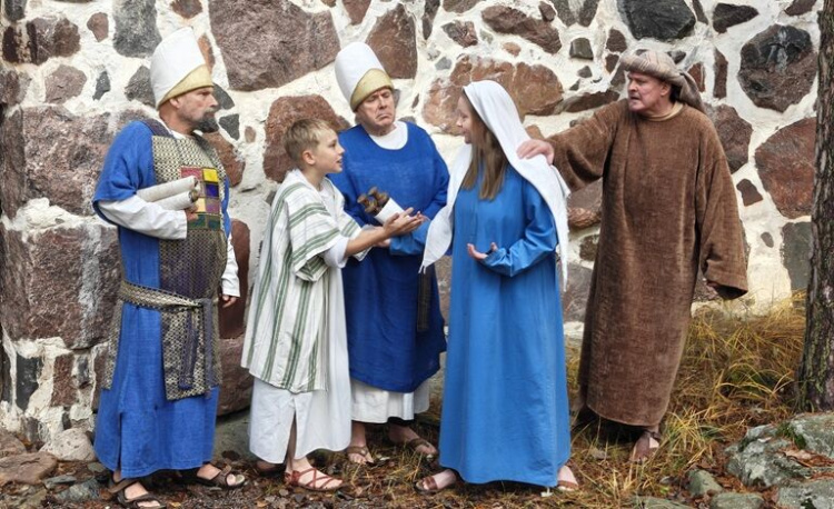 Kohtaus Isä meidän -näytelmästä
