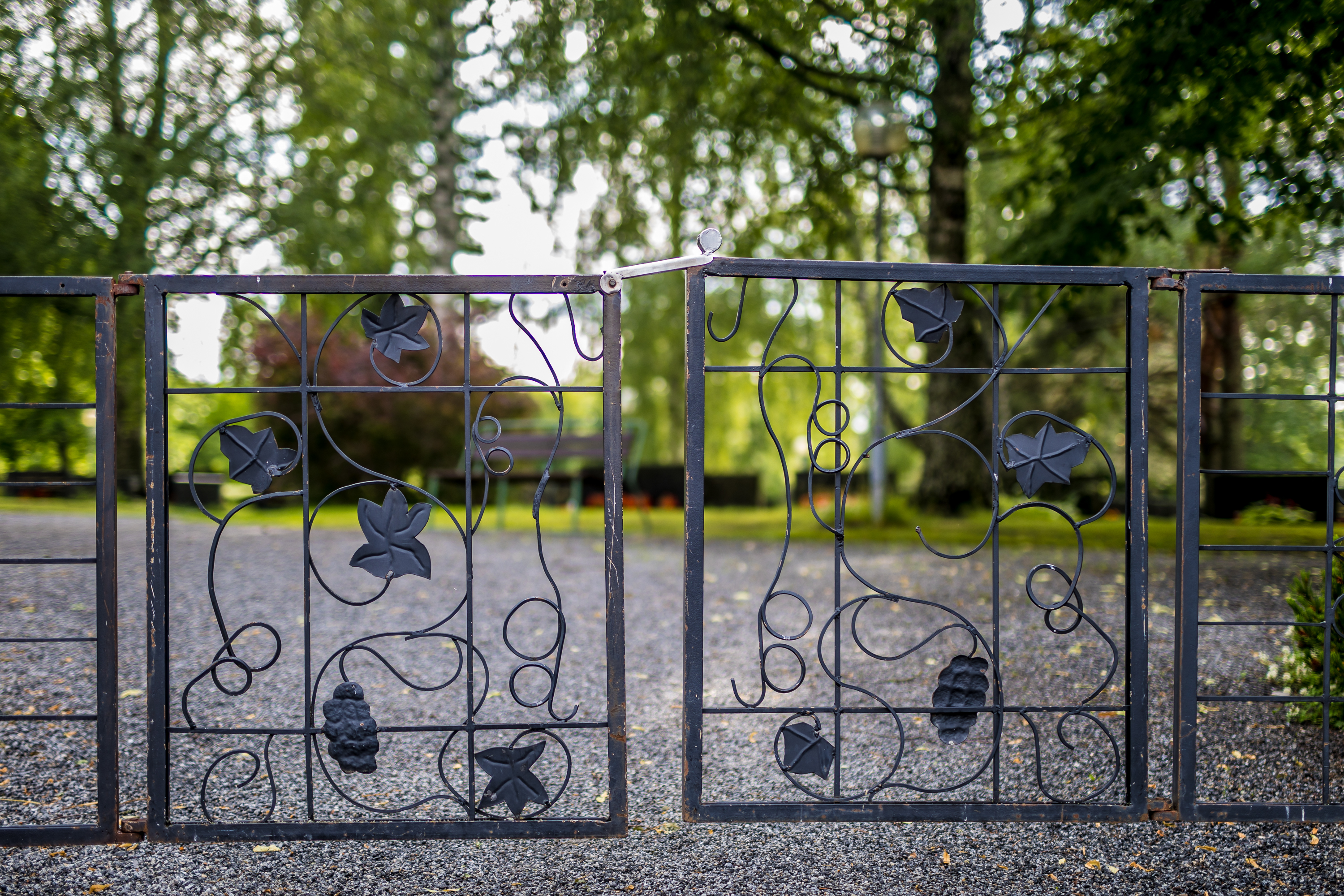 Viialan hautausmaan portti