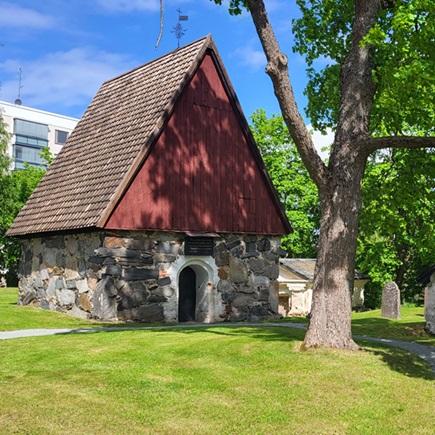 Kivisakasti Akaan vanhalla hautausmaalla